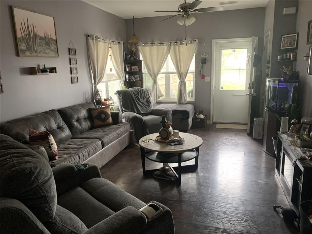 912 Riffle Drive — photo 2