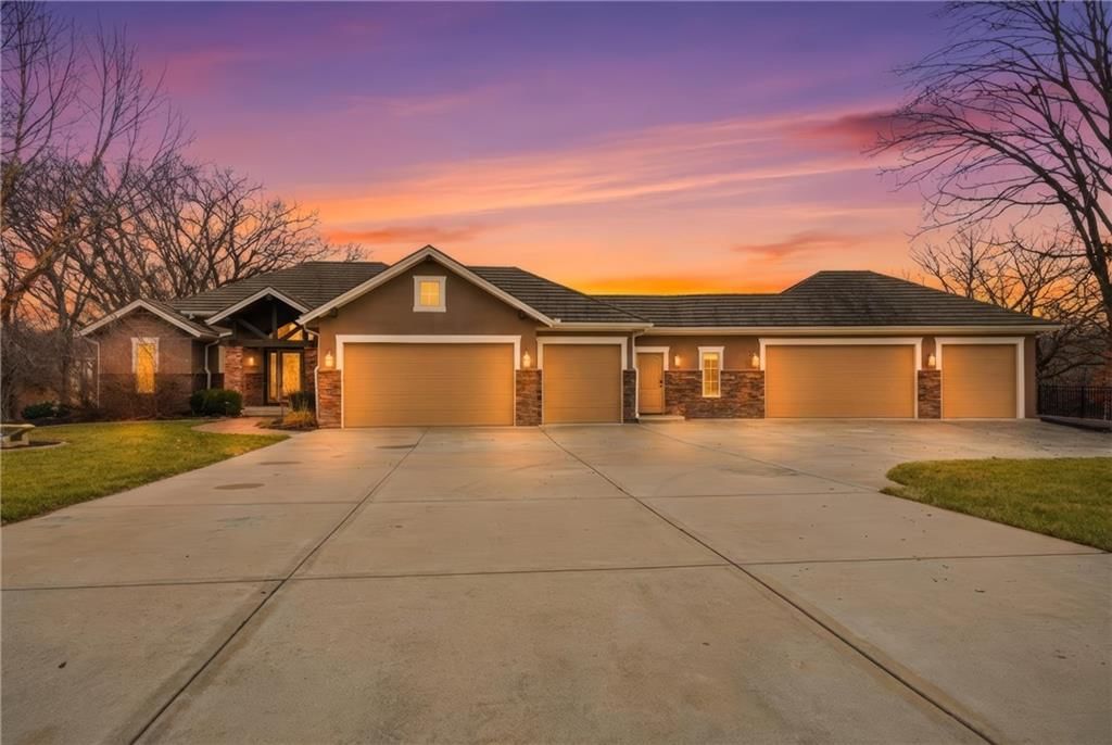 6205 NW Saddle Club Court — photo 2