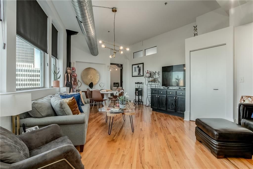 2107 Grand Avenue — photo 17