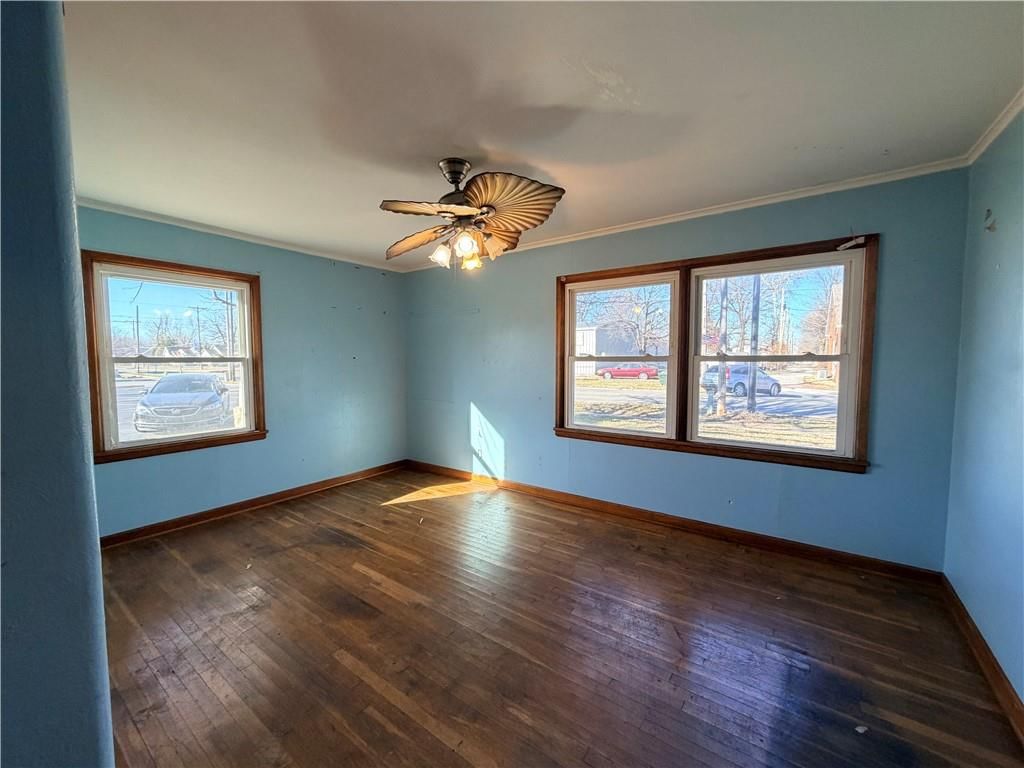 102 E Mckay Street — photo 13