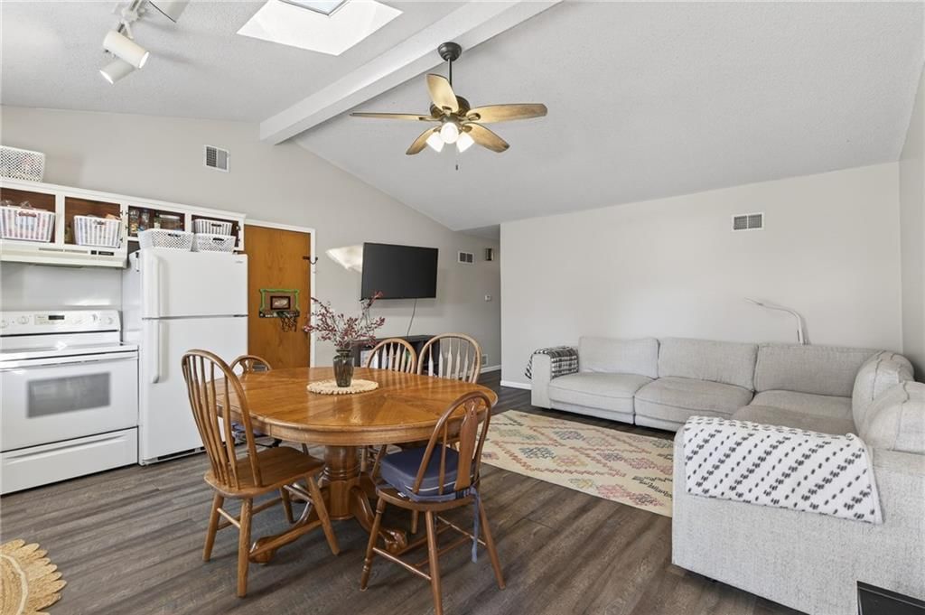 1325 N Harvey Drive — photo 14