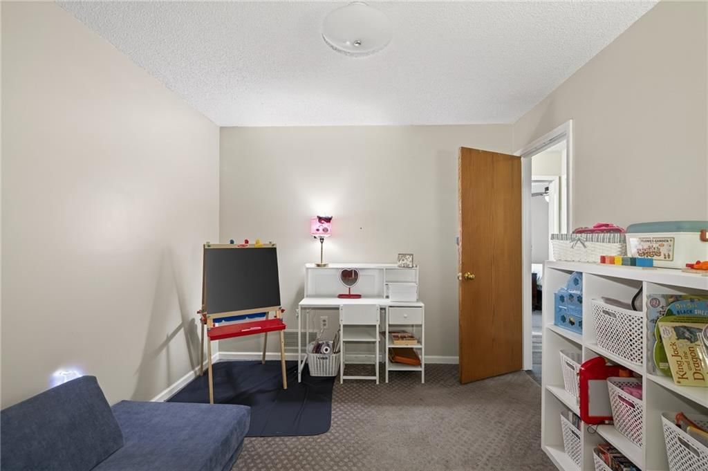 1325 N Harvey Drive — photo 33
