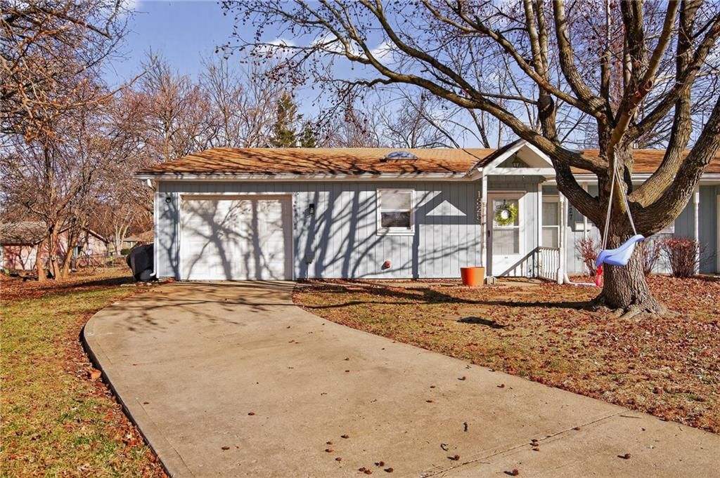 1325 N Harvey Drive — photo 35