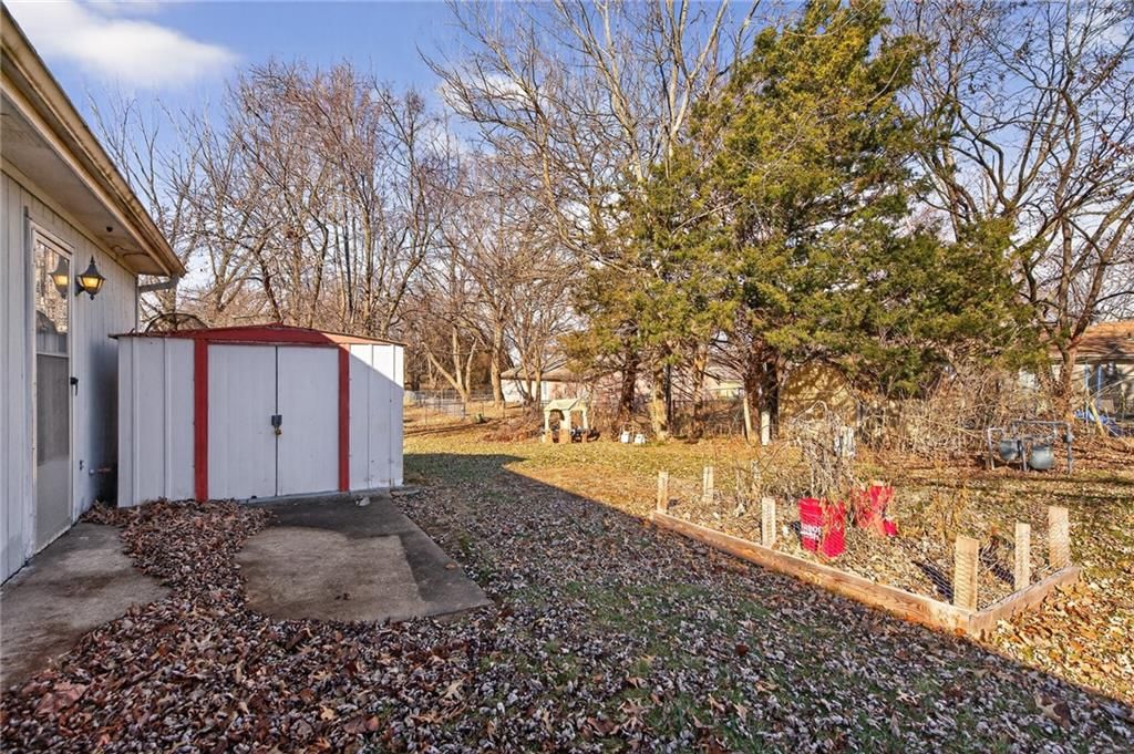 1325 N Harvey Drive — photo 37
