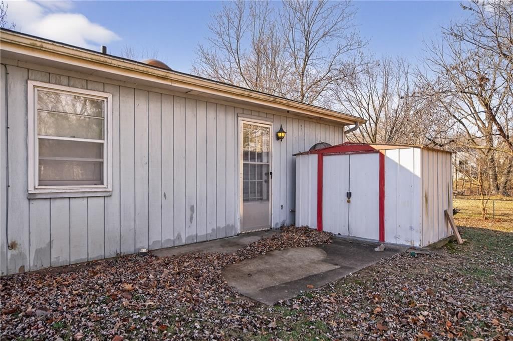 1325 N Harvey Drive — photo 38
