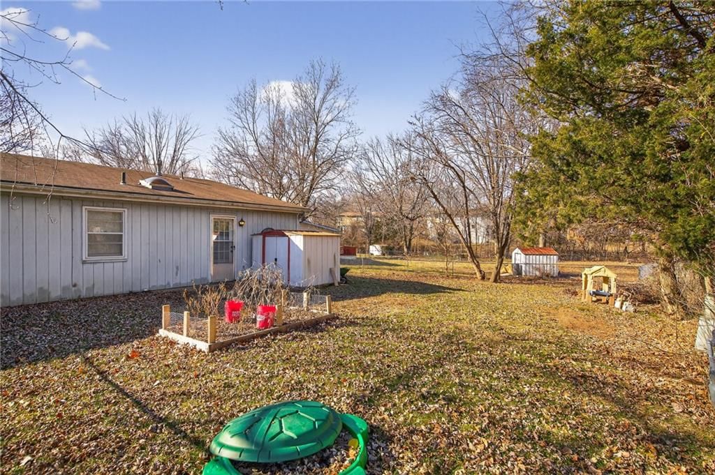 1325 N Harvey Drive — photo 39