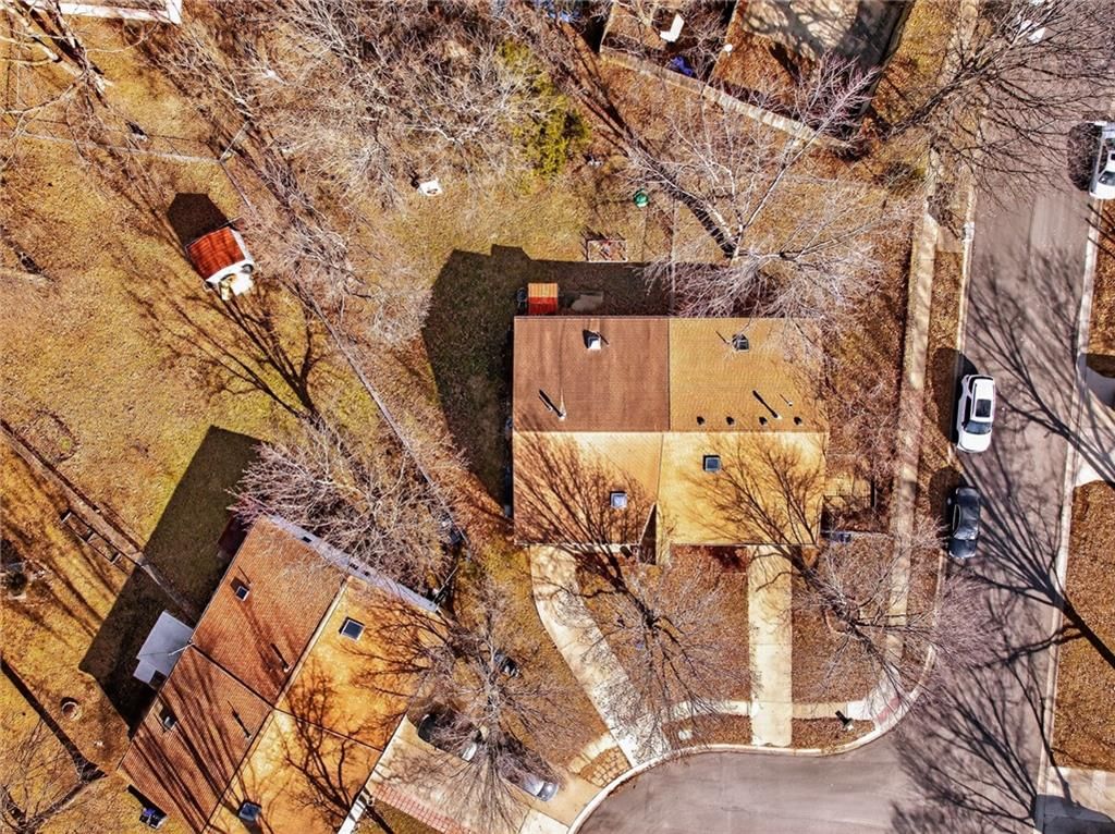1325 N Harvey Drive — photo 43