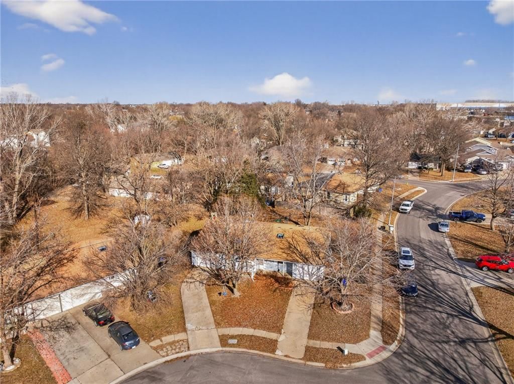 1325 N Harvey Drive — photo 44