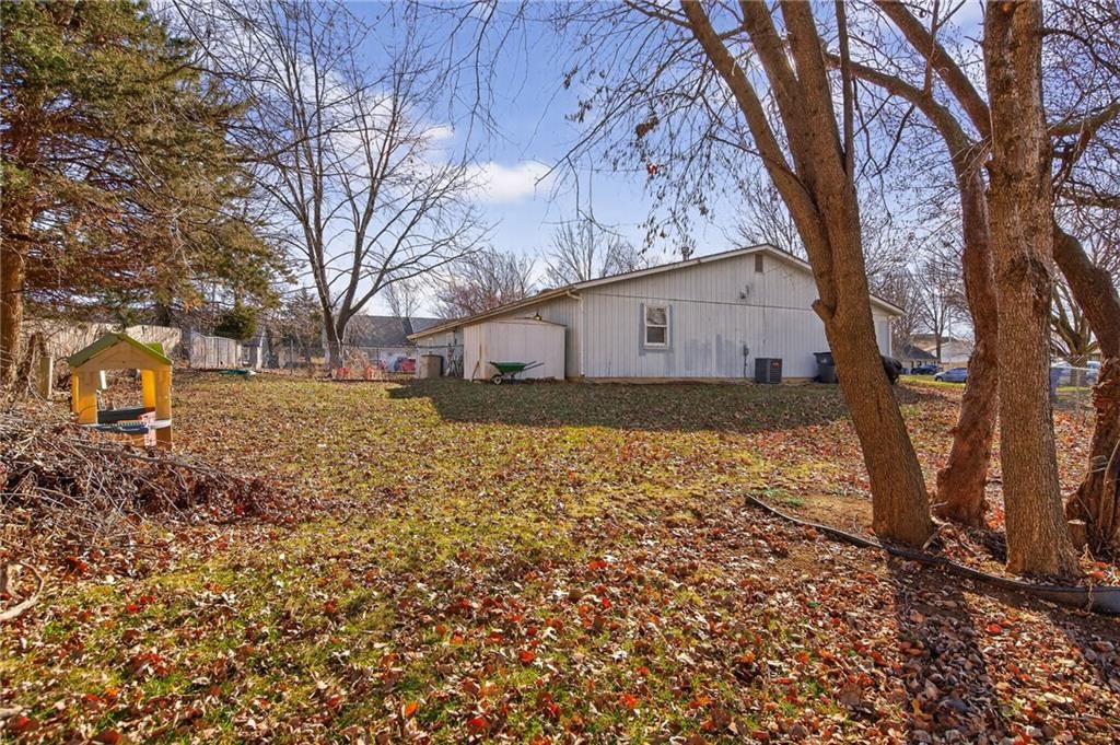 1325 N Harvey Drive — photo 47