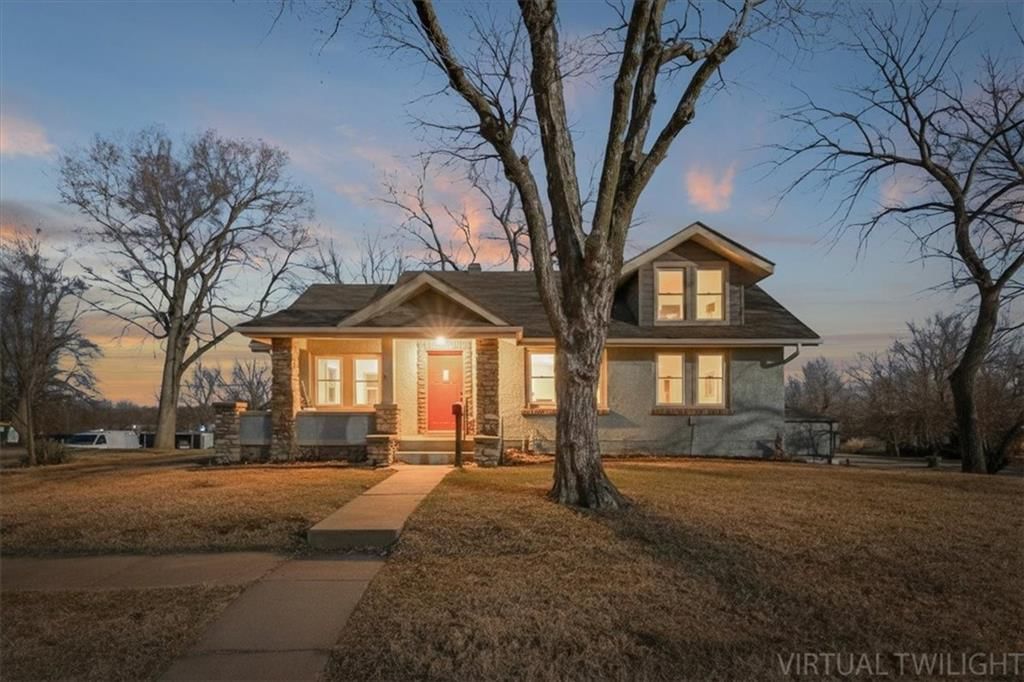904 E Kaskaskia Street, Paola, KS