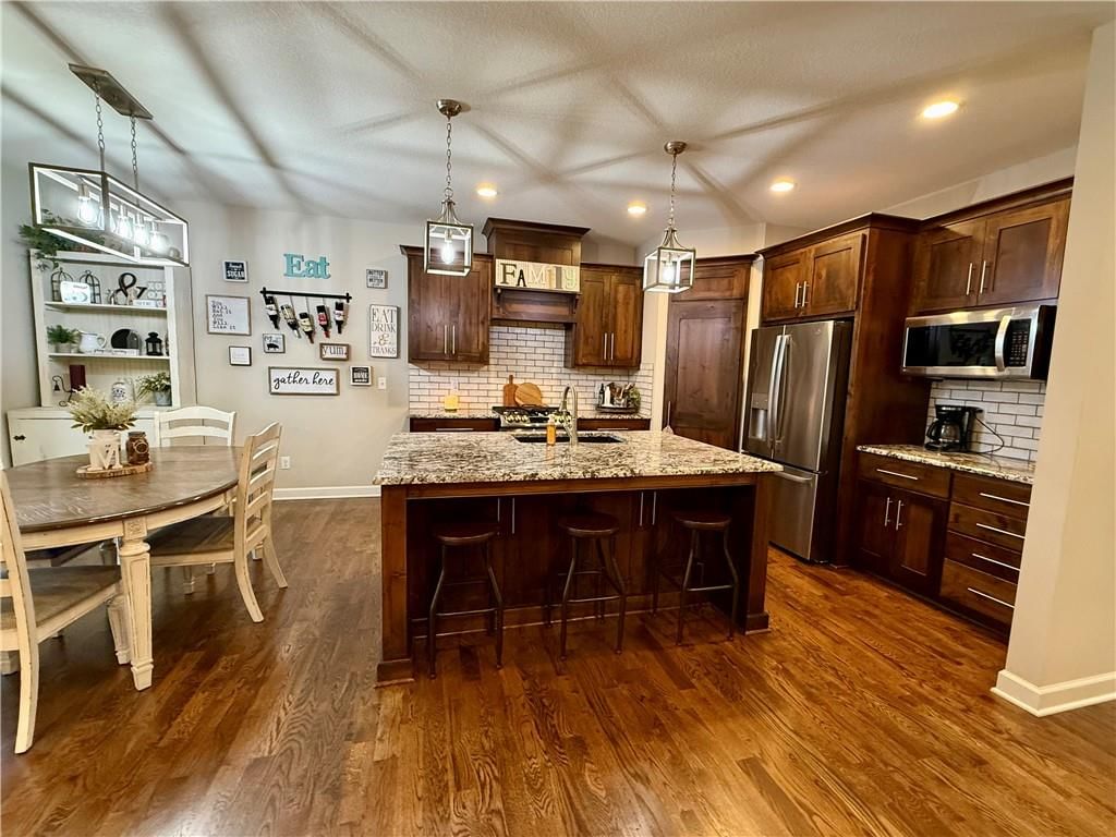 1300 NW Crestwood Drive — photo 7