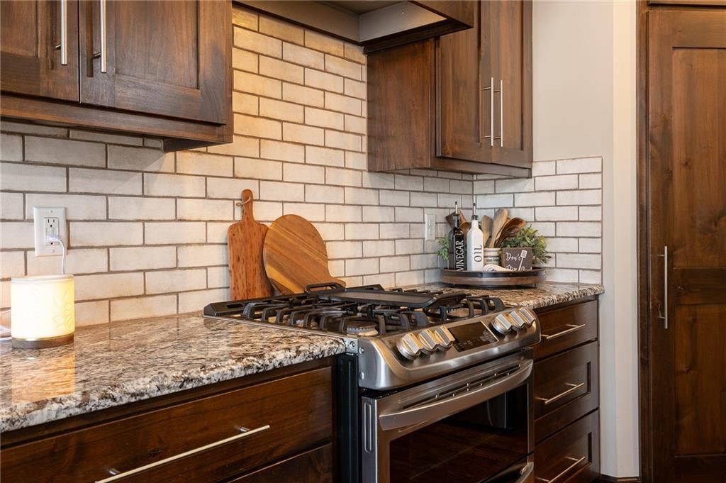 1300 NW Crestwood Drive — photo 9
