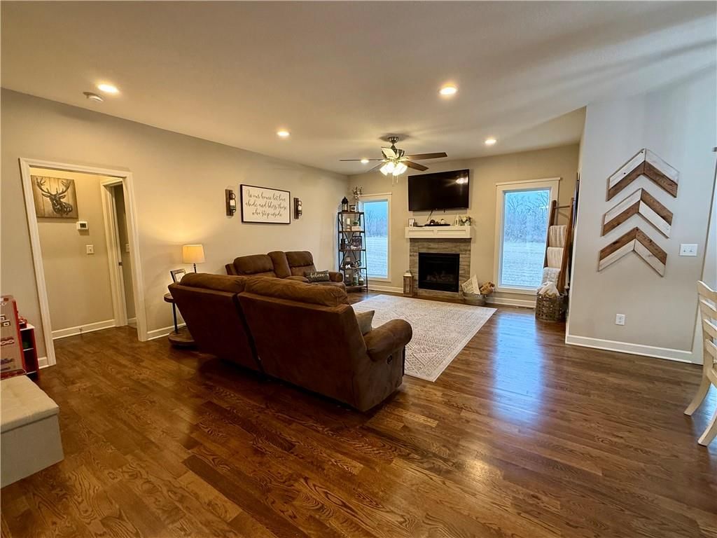 1300 NW Crestwood Drive — photo 11