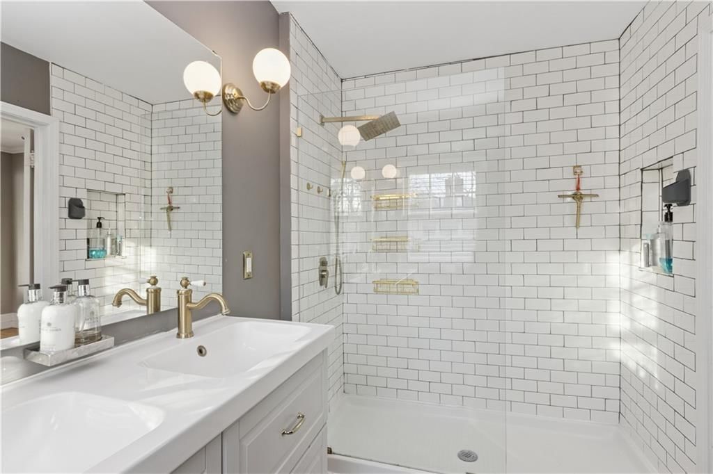 401 W 57 Terrace — photo 17