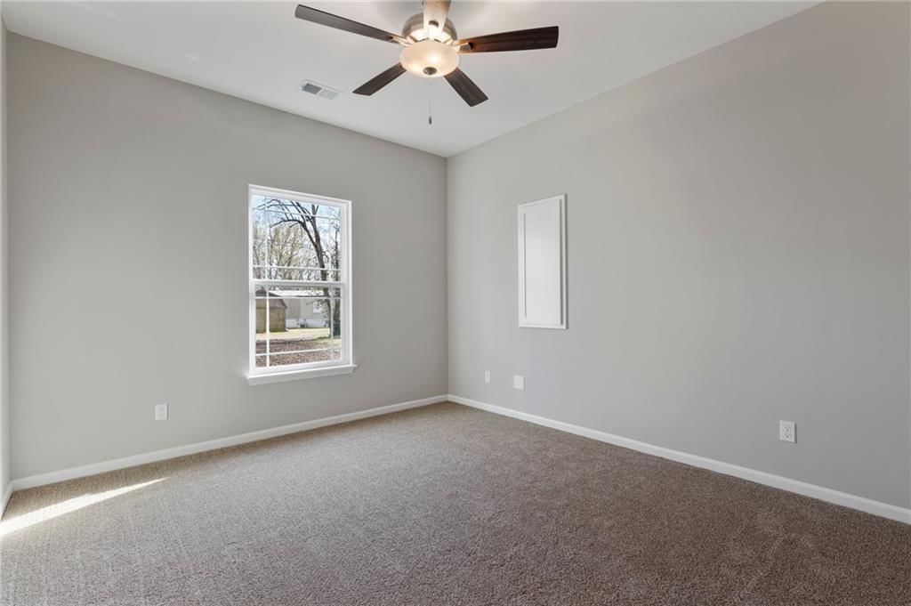 612 E 6th Street — photo 18