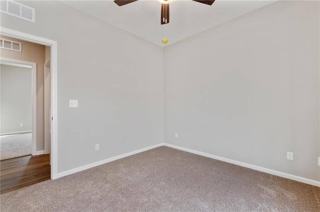 612 E 6th Street — photo 20