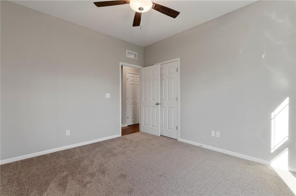 612 E 6th Street — photo 21