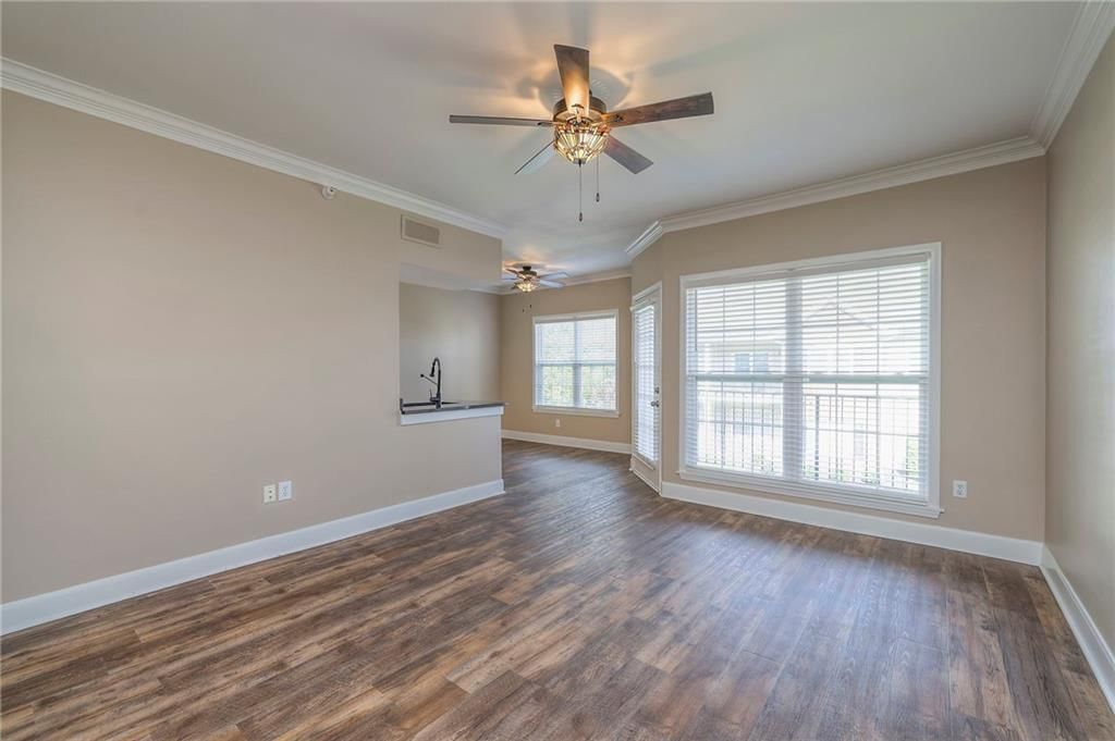 11614 Tomahawk Creek Parkway — photo 2