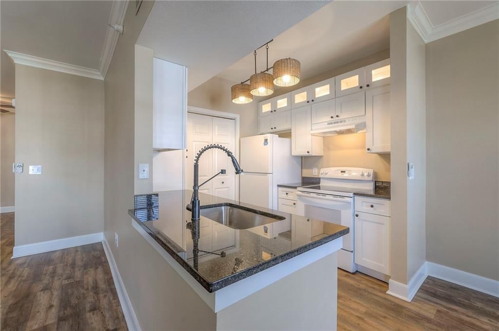11614 Tomahawk Creek Parkway — photo 14