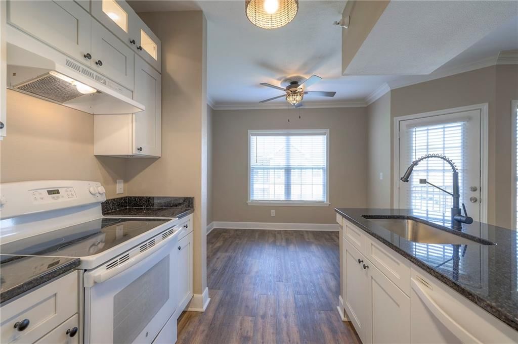 11614 Tomahawk Creek Parkway — photo 19