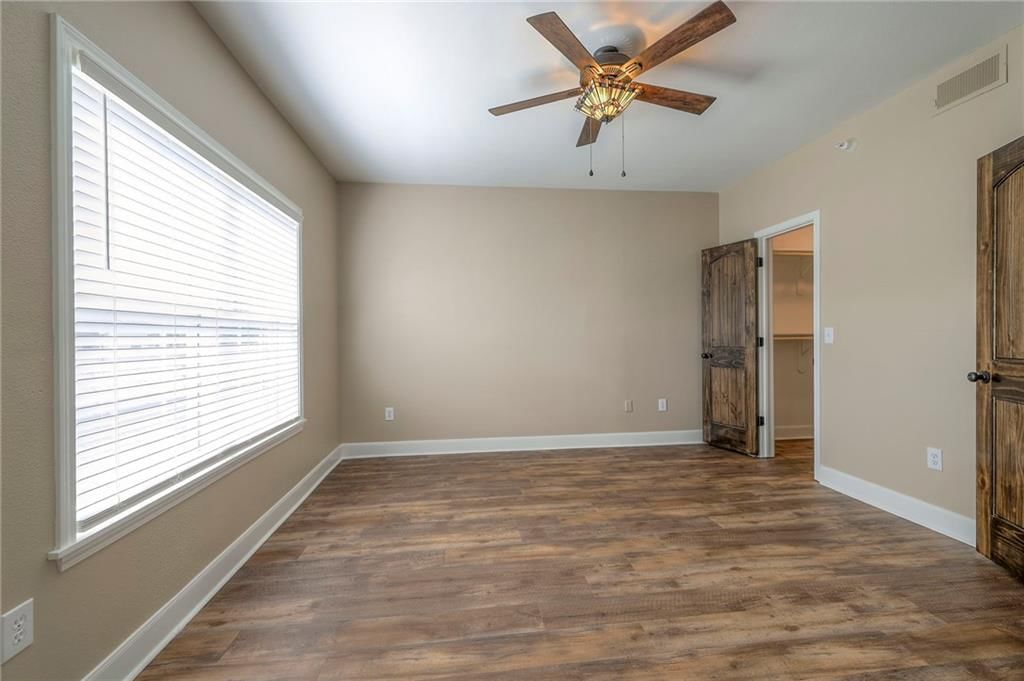 11614 Tomahawk Creek Parkway — photo 24