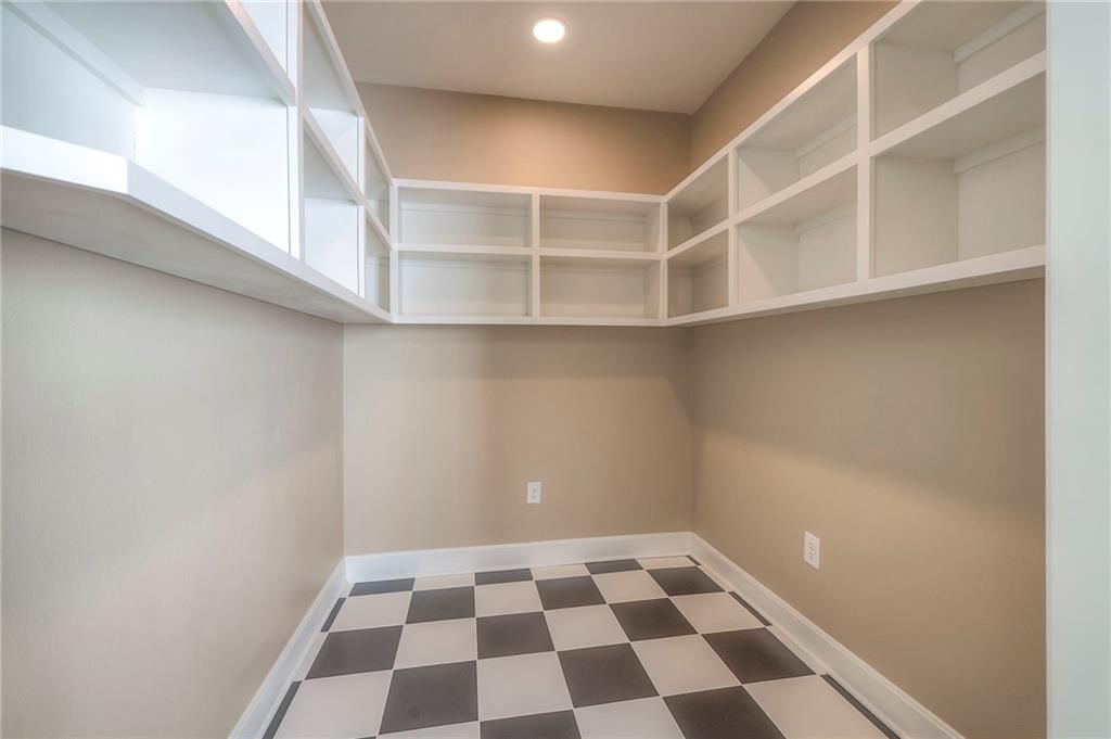 11614 Tomahawk Creek Parkway — photo 26