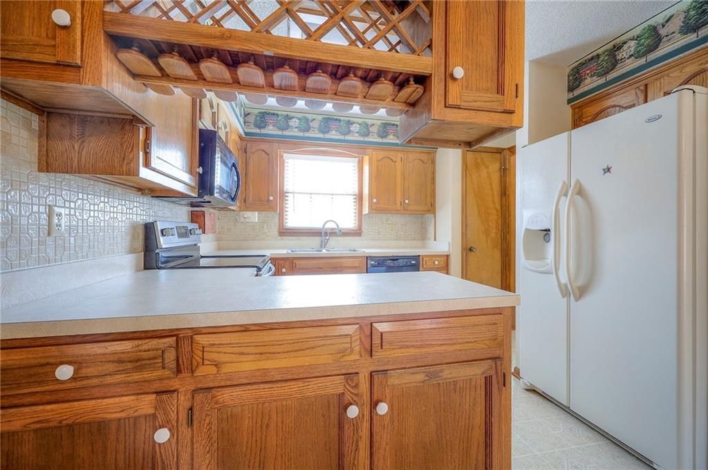 408 NE Deerfield Court — photo 7