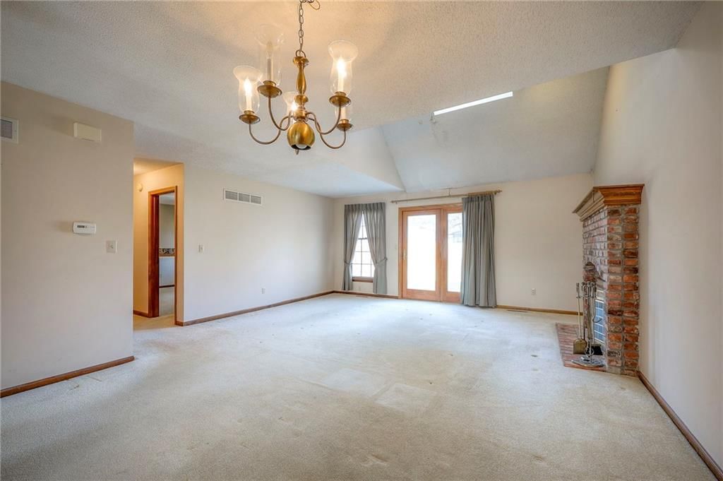 408 NE Deerfield Court — photo 10