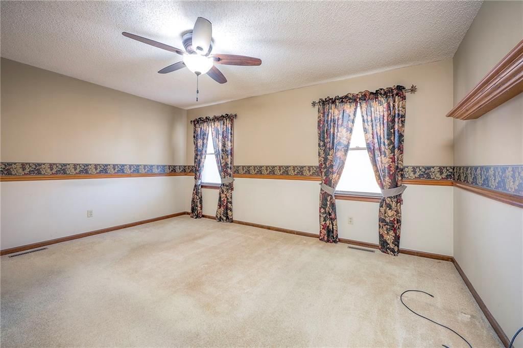408 NE Deerfield Court — photo 15