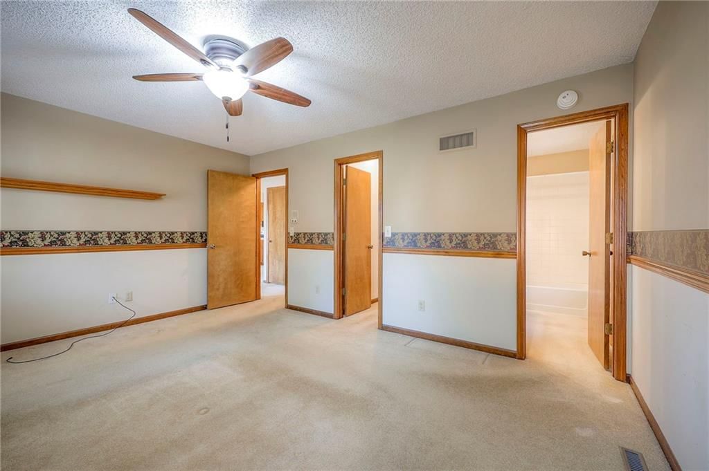 408 NE Deerfield Court — photo 16