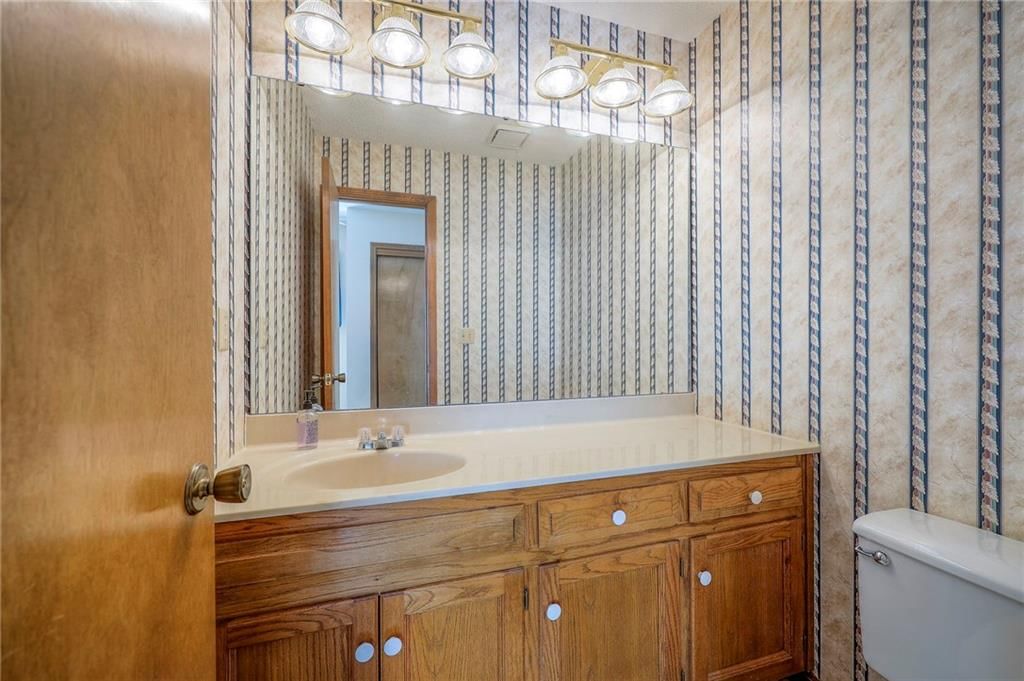 408 NE Deerfield Court — photo 22