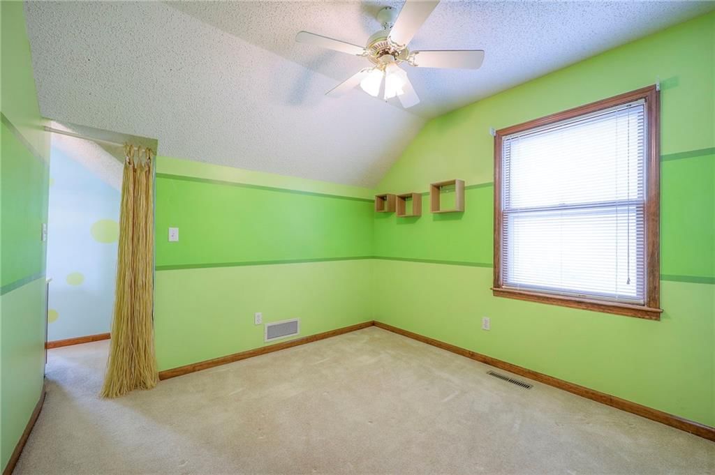 408 NE Deerfield Court — photo 29