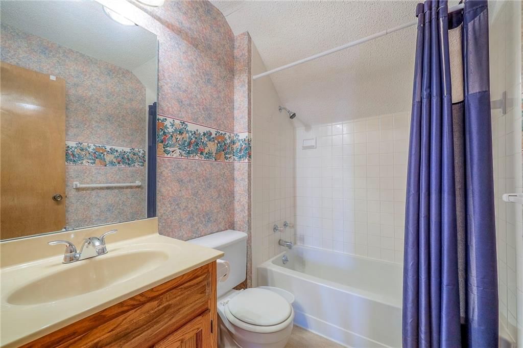 408 NE Deerfield Court — photo 31