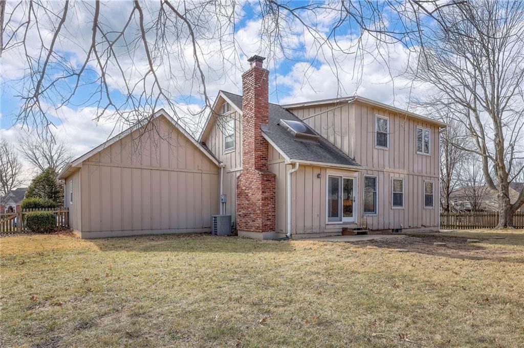408 NE Deerfield Court — photo 37