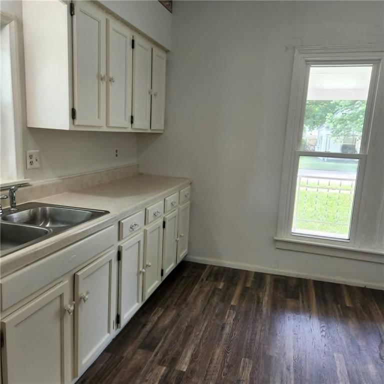301 E 6th Avenue — photo 9