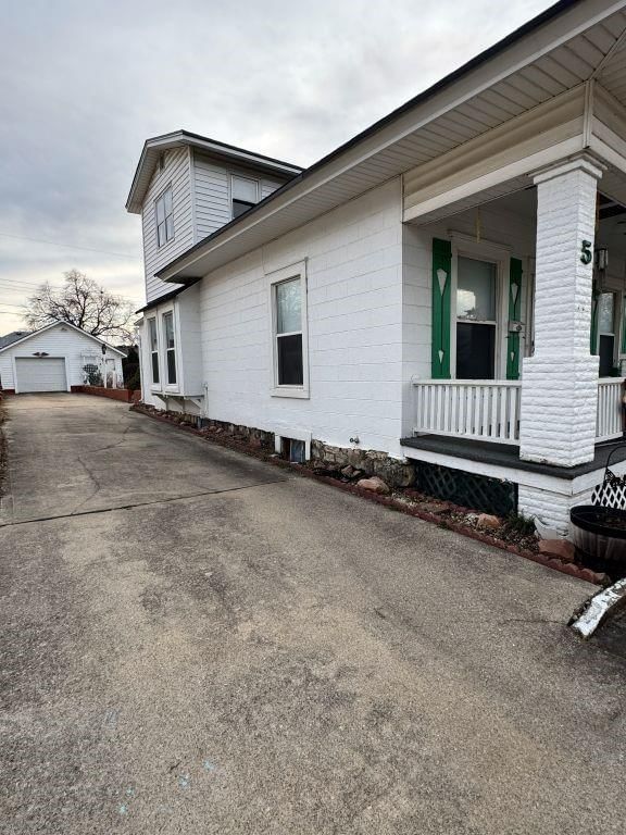 5 E Brown Street — photo 2