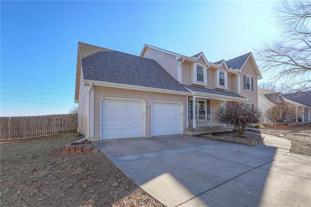 1023 SE Timbercreek Lane — photo 3