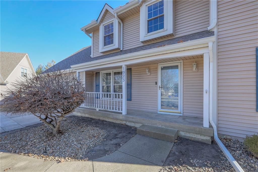 1023 SE Timbercreek Lane — photo 4