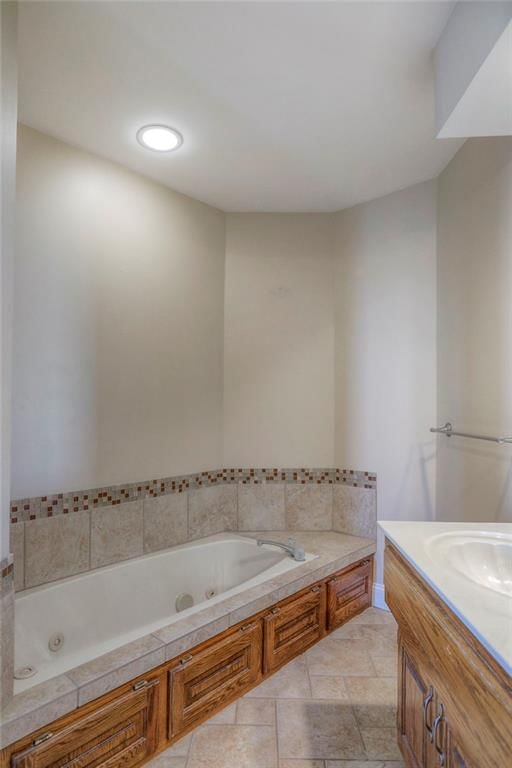 1023 SE Timbercreek Lane — photo 39
