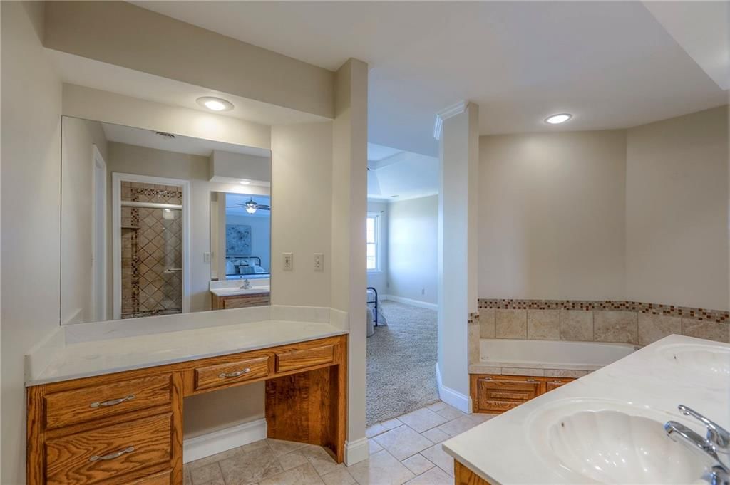 1023 SE Timbercreek Lane — photo 41