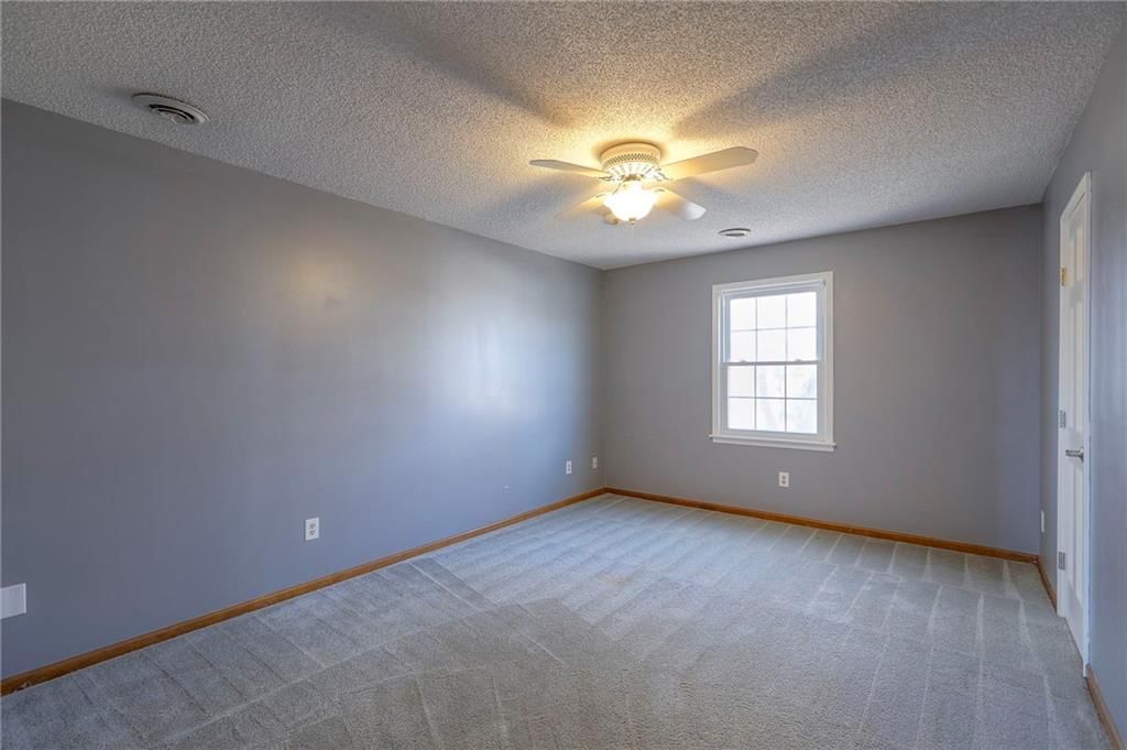 1023 SE Timbercreek Lane — photo 47