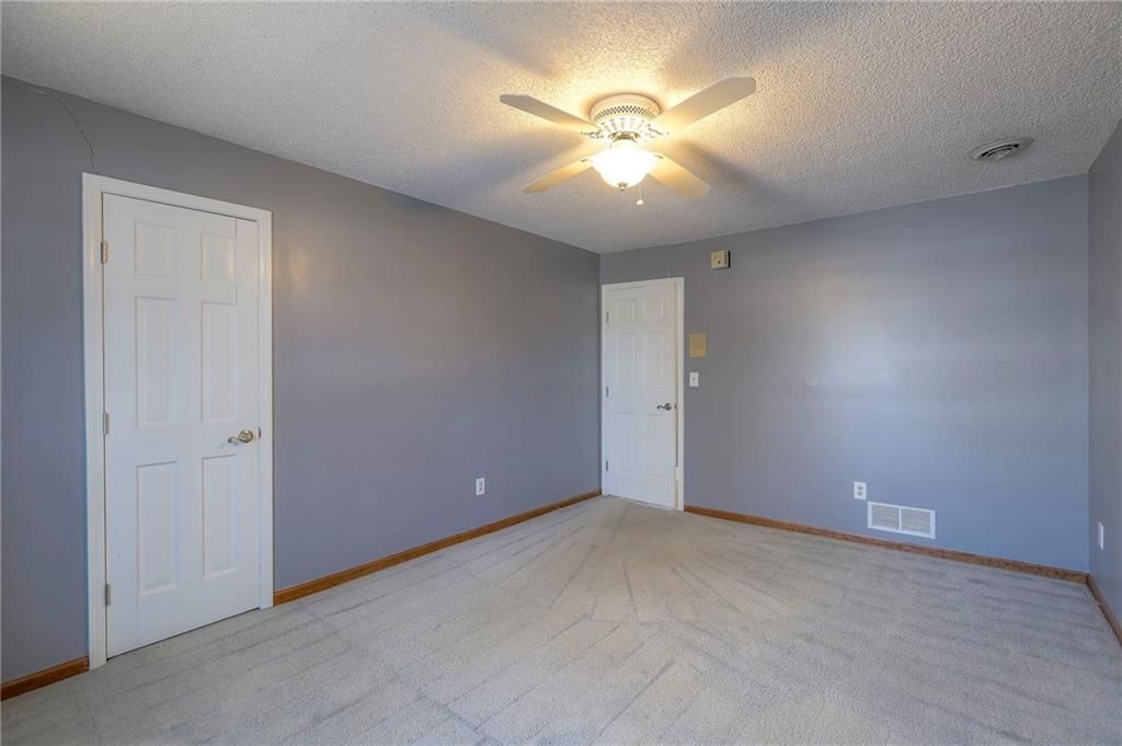 1023 SE Timbercreek Lane — photo 48