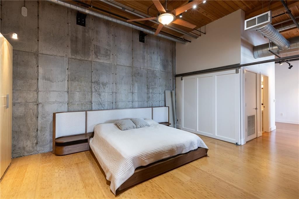 210 W 5TH Street — photo 16