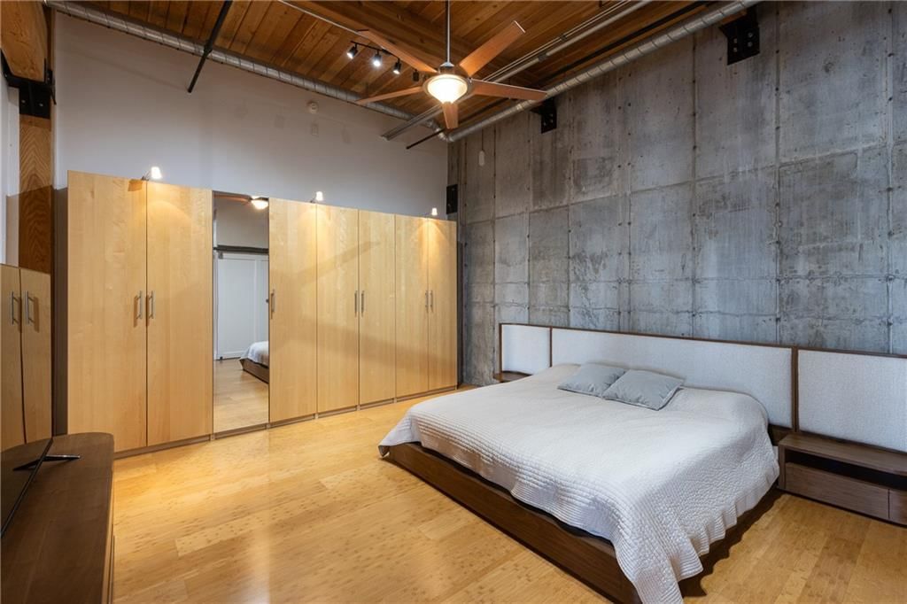 210 W 5TH Street — photo 17