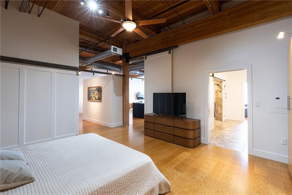 210 W 5TH Street — photo 19