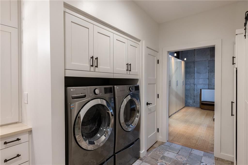 210 W 5TH Street — photo 24