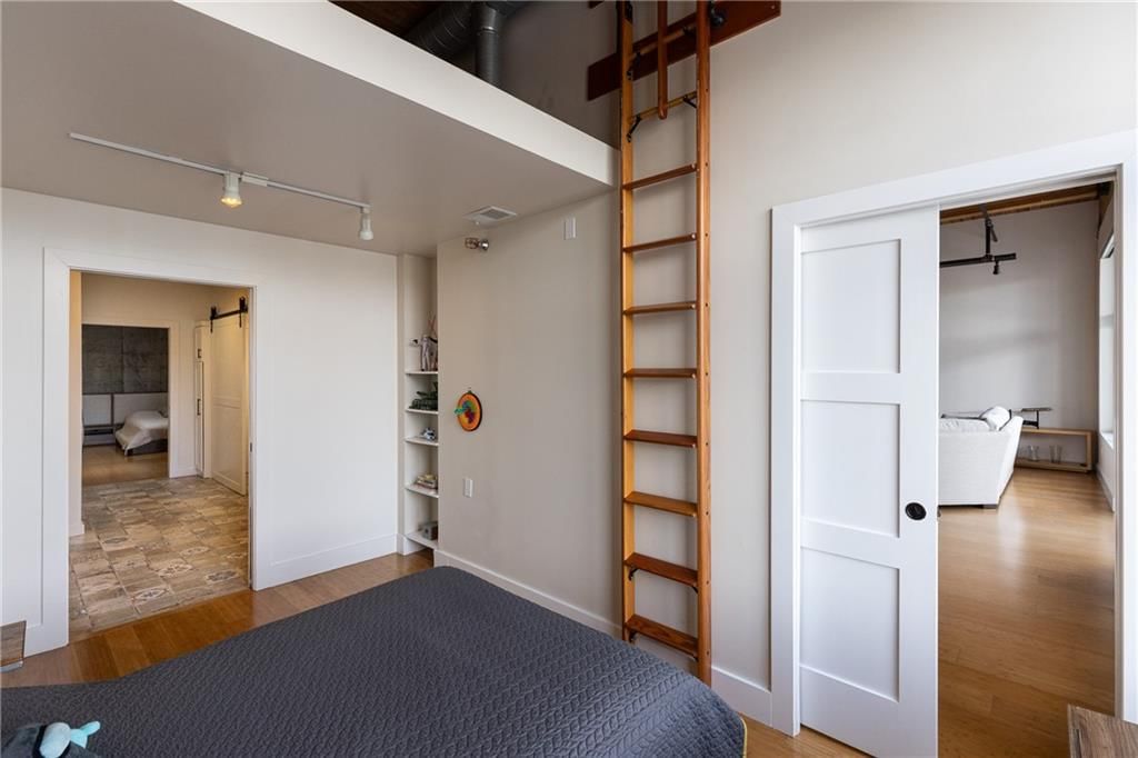 210 W 5TH Street — photo 31