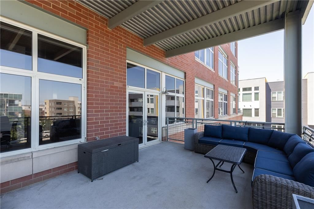 210 W 5TH Street — photo 33