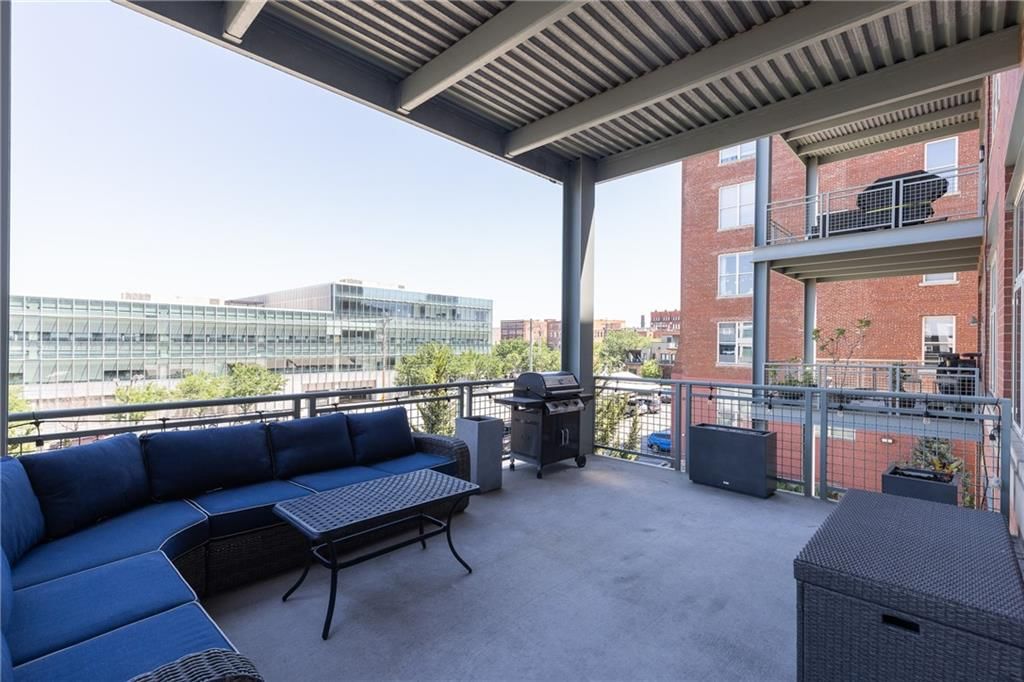 210 W 5TH Street — photo 34