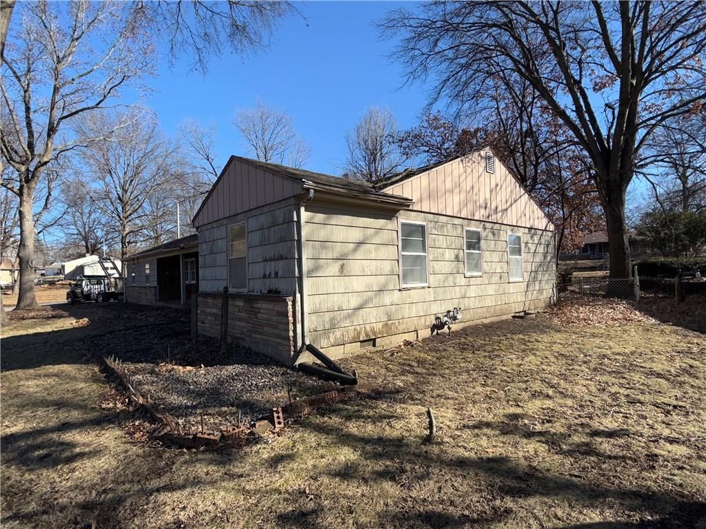 4417 NORWOOD Avenue — photo 24
